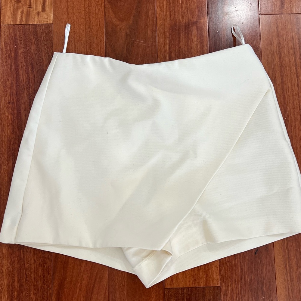 Zara Ivory Skort